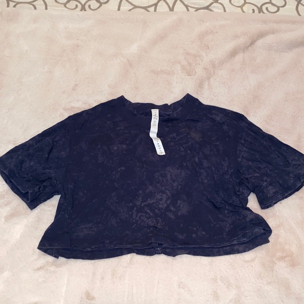 Lululemon cropped all yours tee